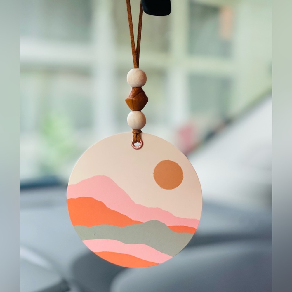 Rear view mirror charm - Picture 3 of 3